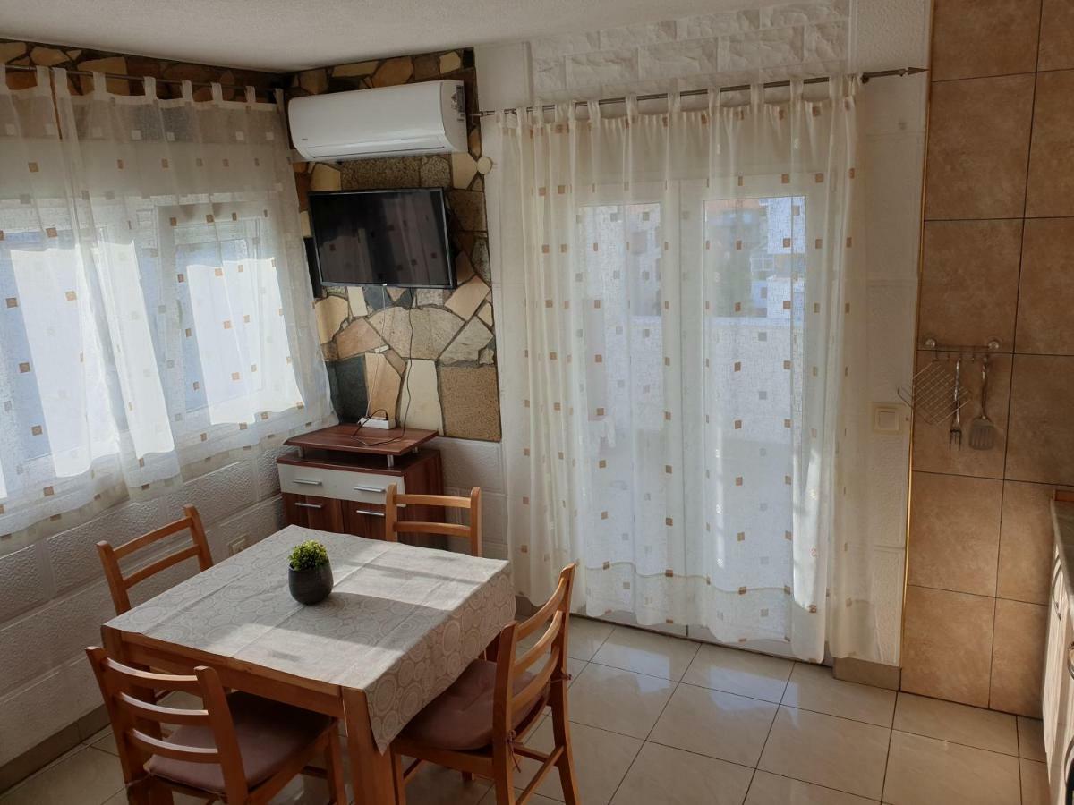 Apartment Rogosic *